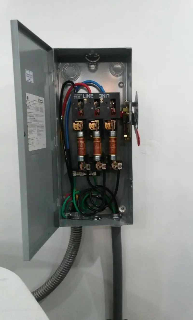 Three-phase disconnect switch installed for Smoke Detector Installation in Crosspointe